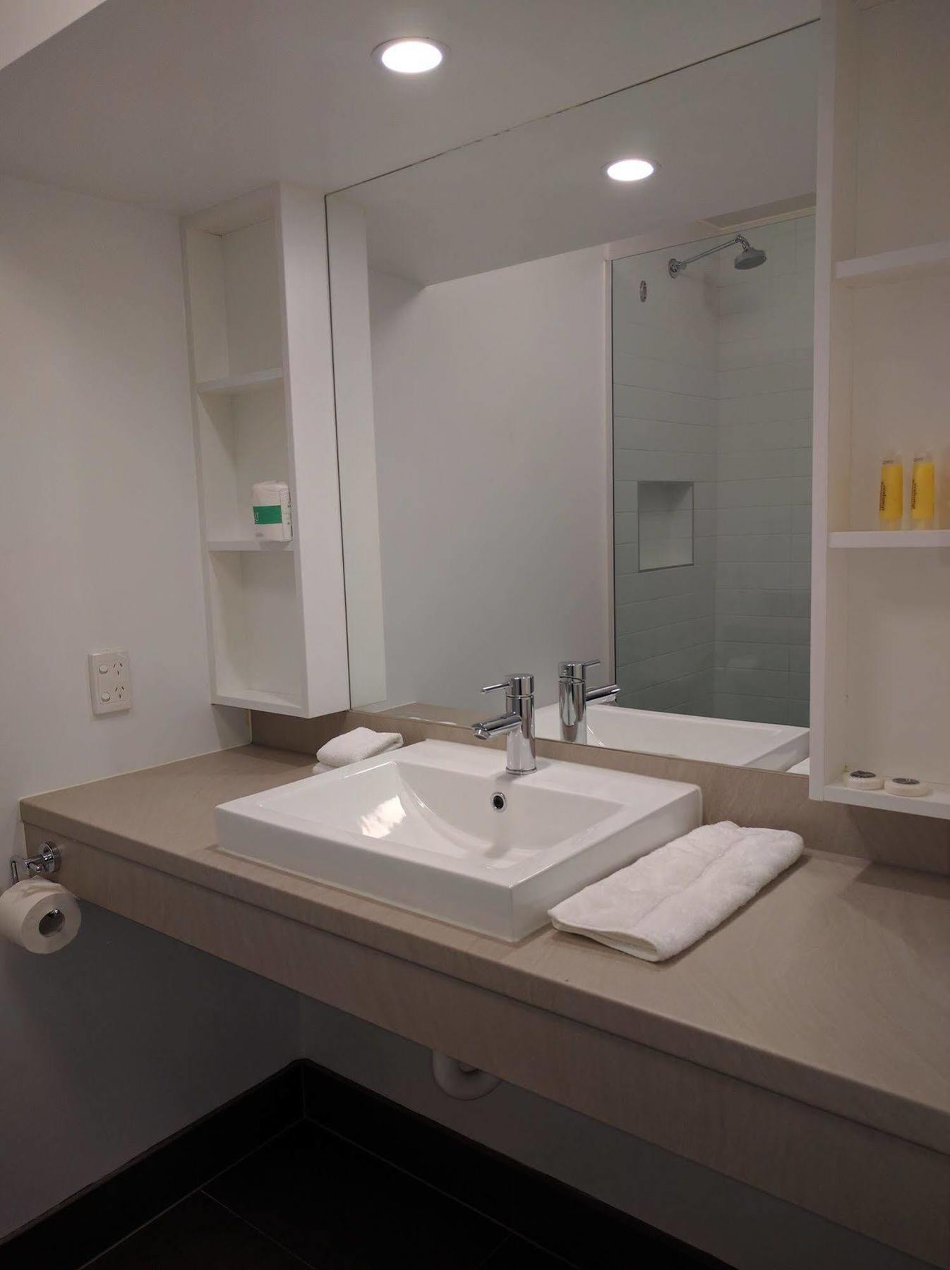 Rmit Village Melbourne Zewnętrze zdjęcie